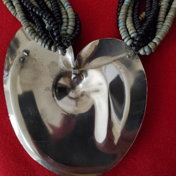 Vintage Beaded Necklace - Picture 7 of 8